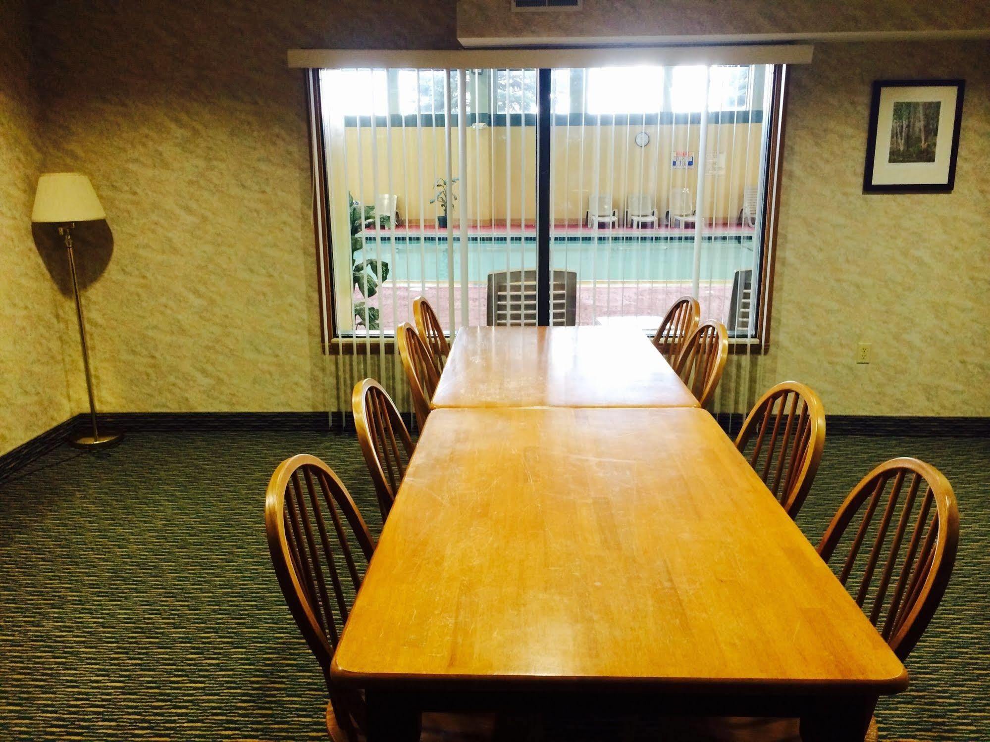 All Seasons Resort Kalkaska Exterior photo